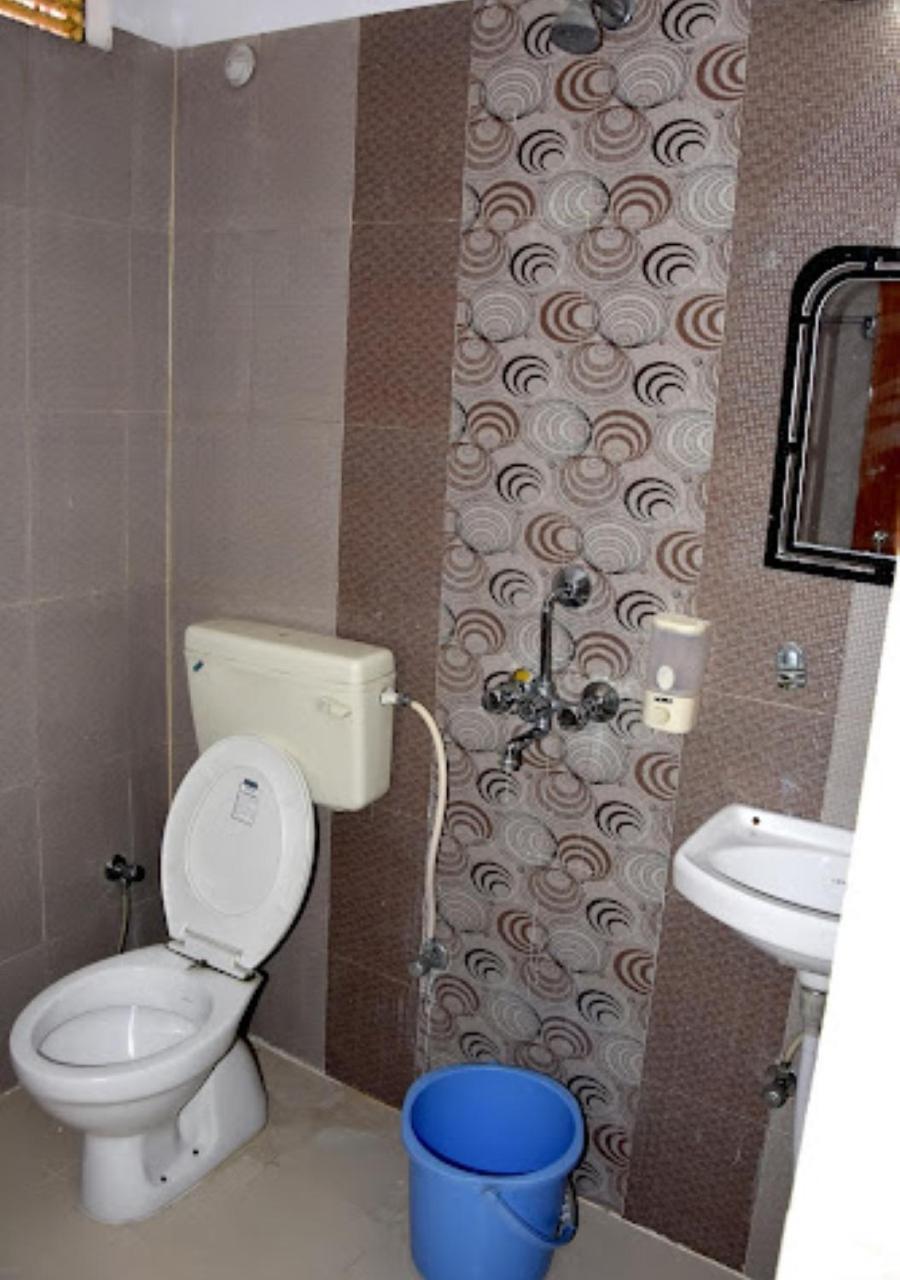 Hotel Roshan Варанасі Екстер'єр фото